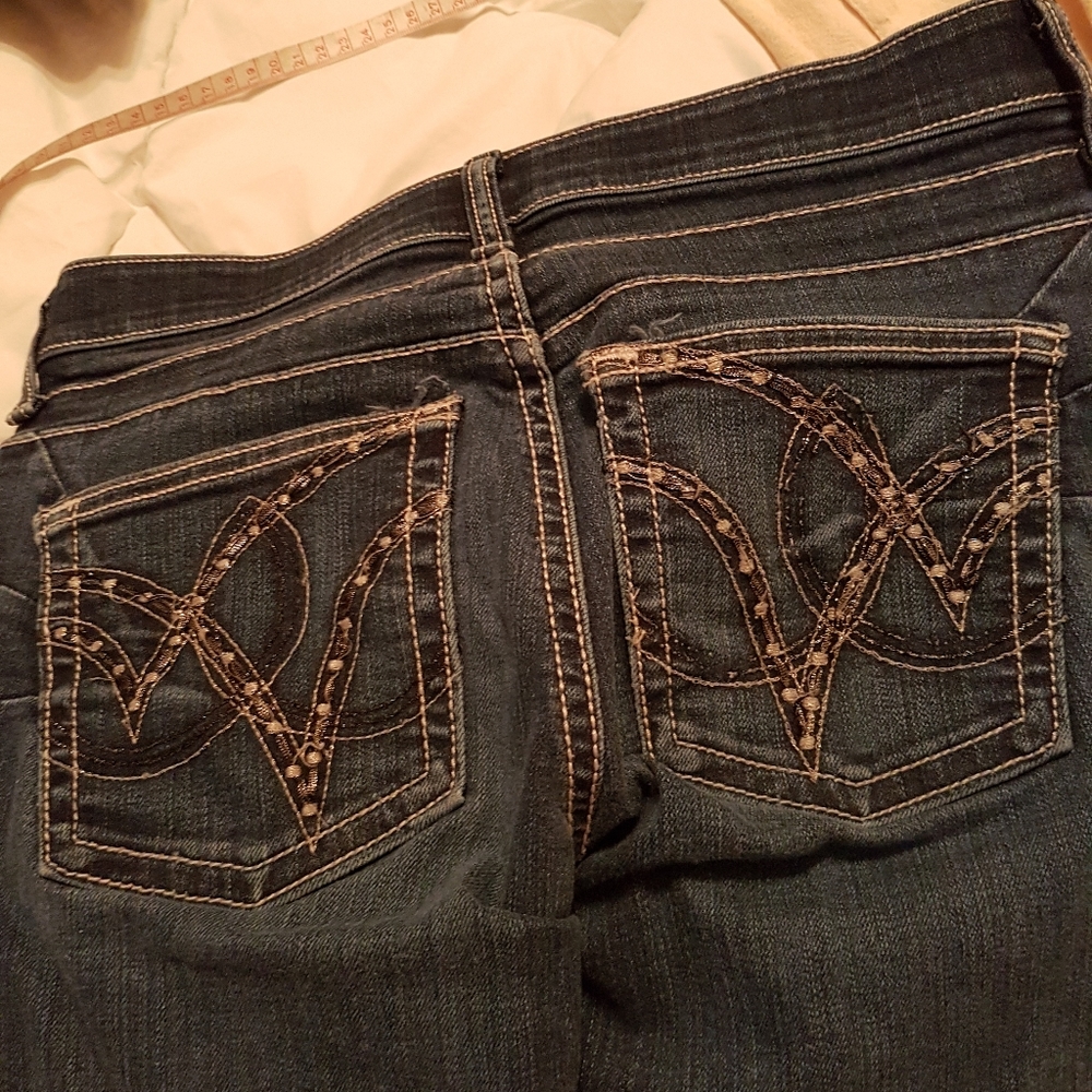 3/$60 Sz29/31 Wrangler Q-Baby Flaired Jeans